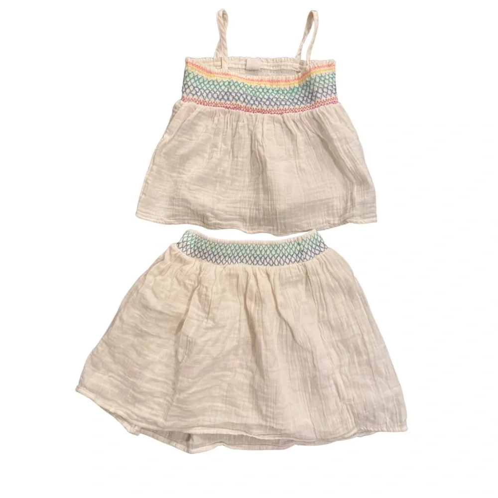 Gap Girls white crinkled gauze set with rainbow smocking 5T excellent condition